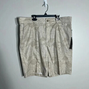 NWT! Walter Hagen Tan Leaf Print Hybrid Shorts Size 36